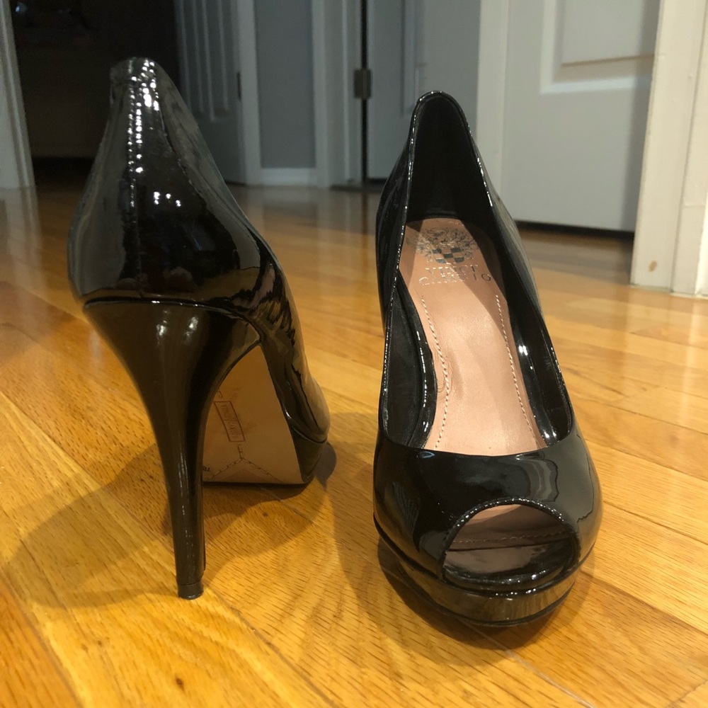 Vince Camuto peep toe pump